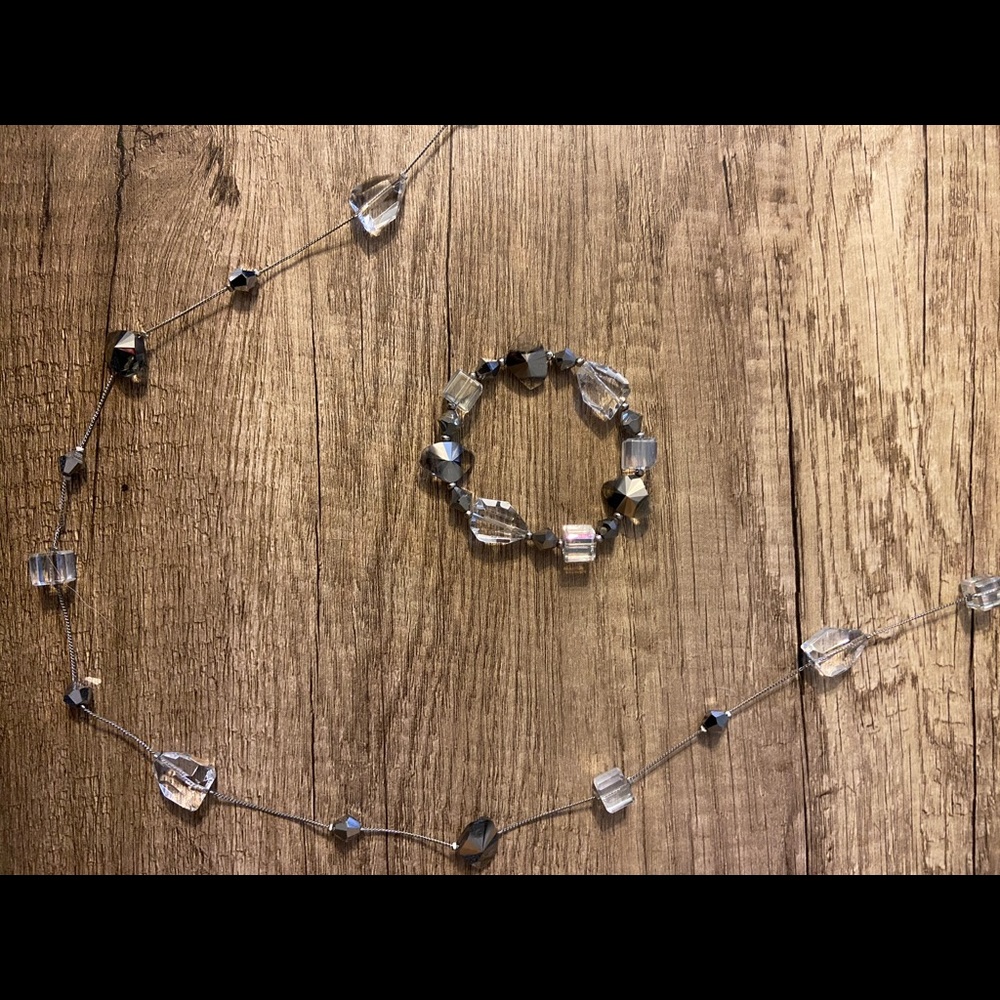 Premier Designs necklace with matching bracelet